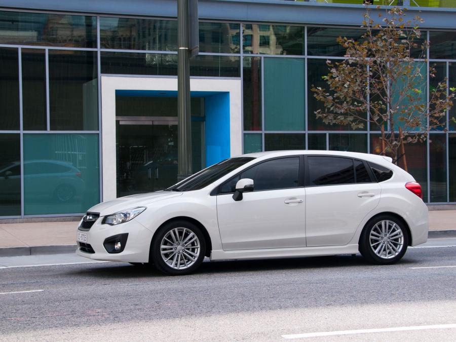  Subaru Impreza Hatchback 2011 года  (фото 11 из 16)